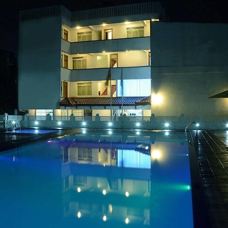 Mount Breeze Hotel Dehiwala-Mount Lavinia Bagian luar foto