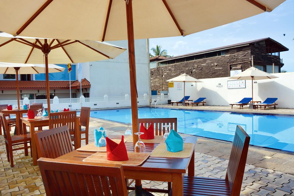 Mount Breeze Hotel Dehiwala-Mount Lavinia Bagian luar foto