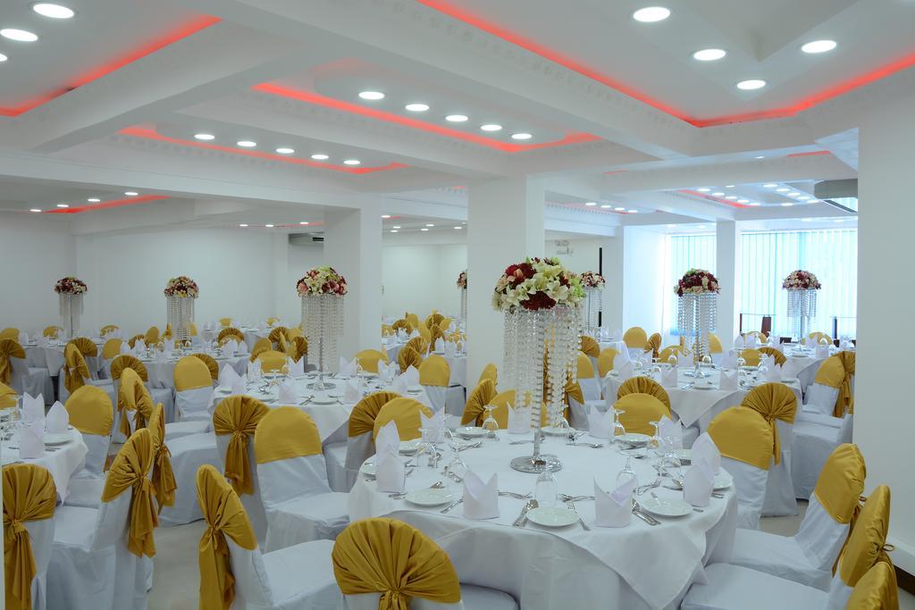 Mount Breeze Hotel Dehiwala-Mount Lavinia Bagian luar foto