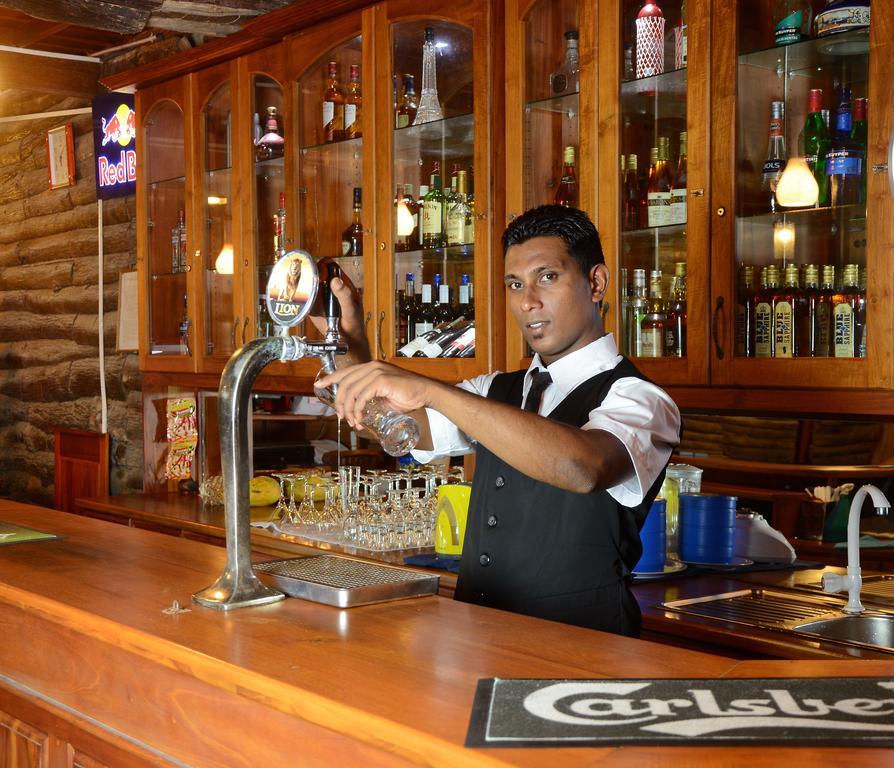 Mount Breeze Hotel Dehiwala-Mount Lavinia Bagian luar foto