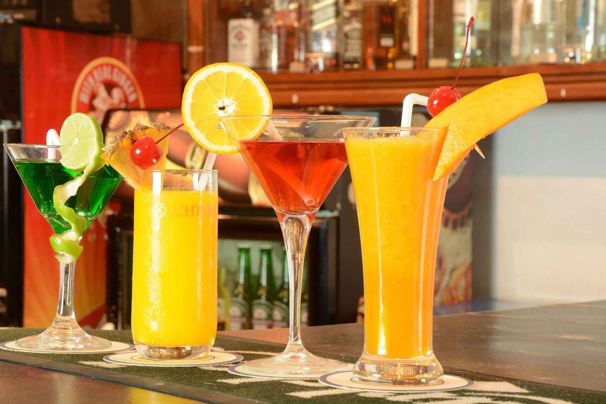 Mount Breeze Hotel Dehiwala-Mount Lavinia Bagian luar foto