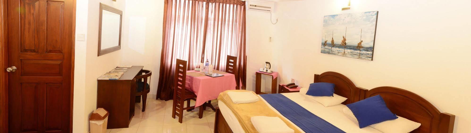 Mount Breeze Hotel Dehiwala-Mount Lavinia Bagian luar foto