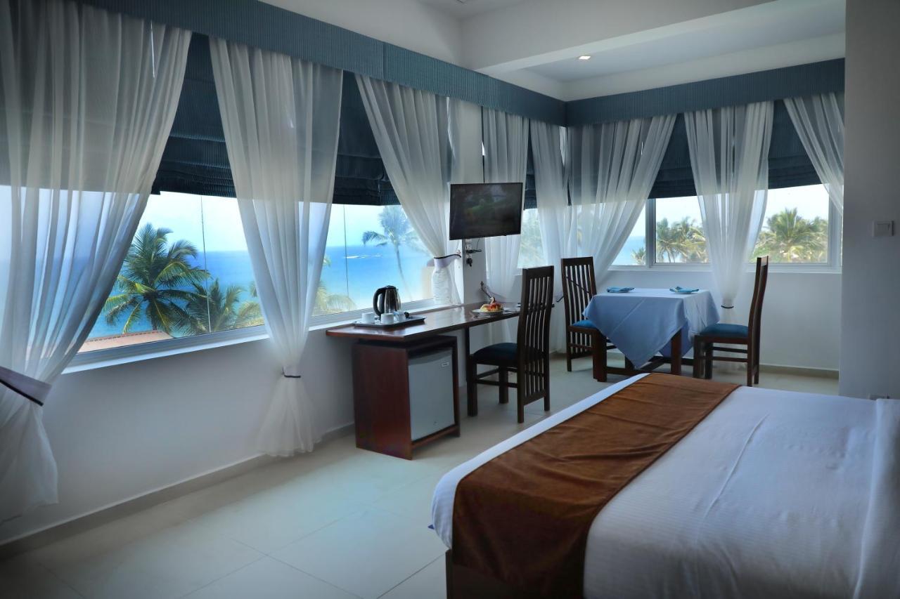 Mount Breeze Hotel Dehiwala-Mount Lavinia Bagian luar foto