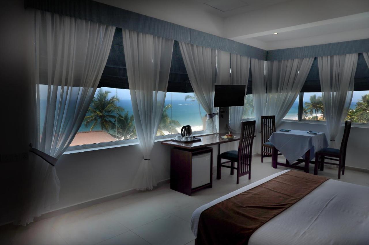 Mount Breeze Hotel Dehiwala-Mount Lavinia Bagian luar foto