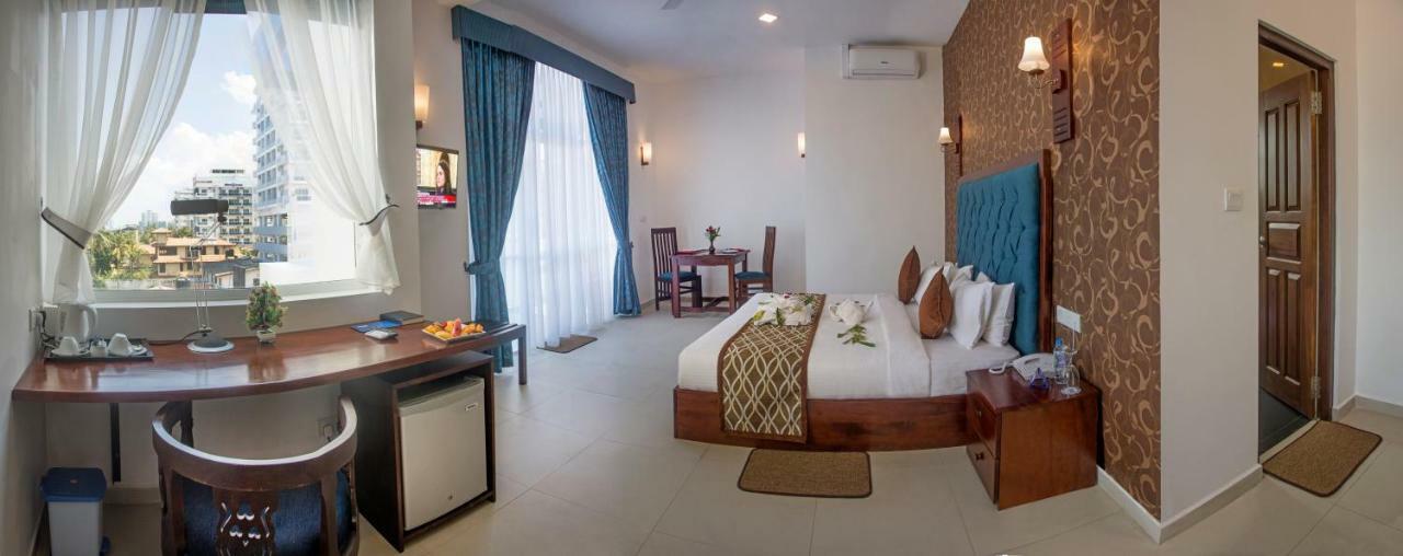 Mount Breeze Hotel Dehiwala-Mount Lavinia Bagian luar foto