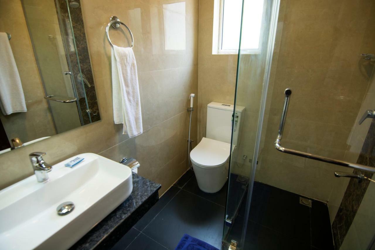 Mount Breeze Hotel Dehiwala-Mount Lavinia Bagian luar foto