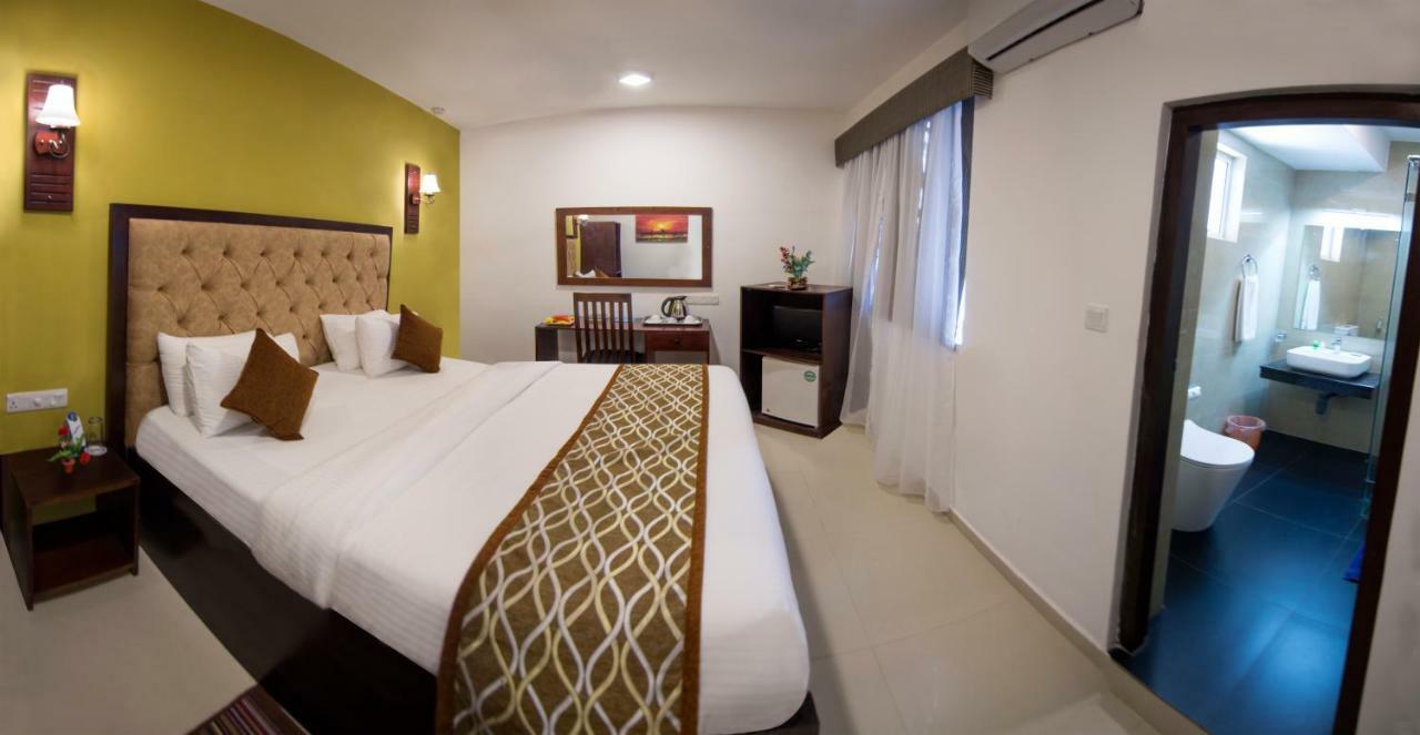 Mount Breeze Hotel Dehiwala-Mount Lavinia Bagian luar foto