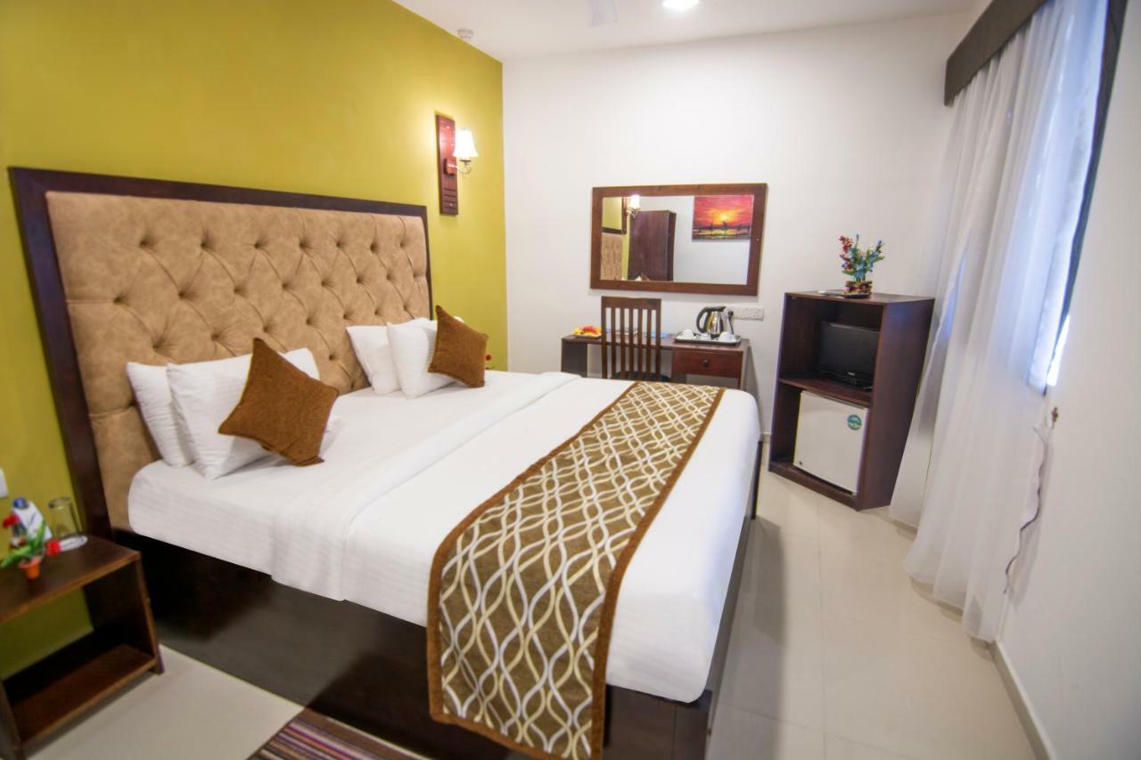 Mount Breeze Hotel Dehiwala-Mount Lavinia Bagian luar foto