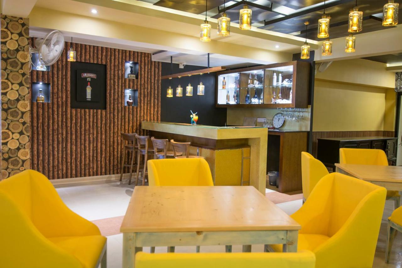 Mount Breeze Hotel Dehiwala-Mount Lavinia Bagian luar foto