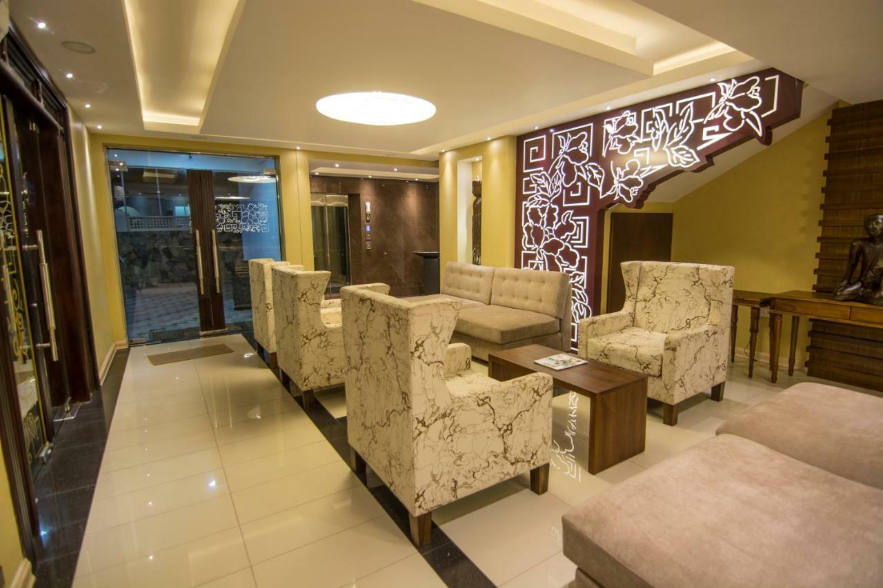 Mount Breeze Hotel Dehiwala-Mount Lavinia Bagian luar foto