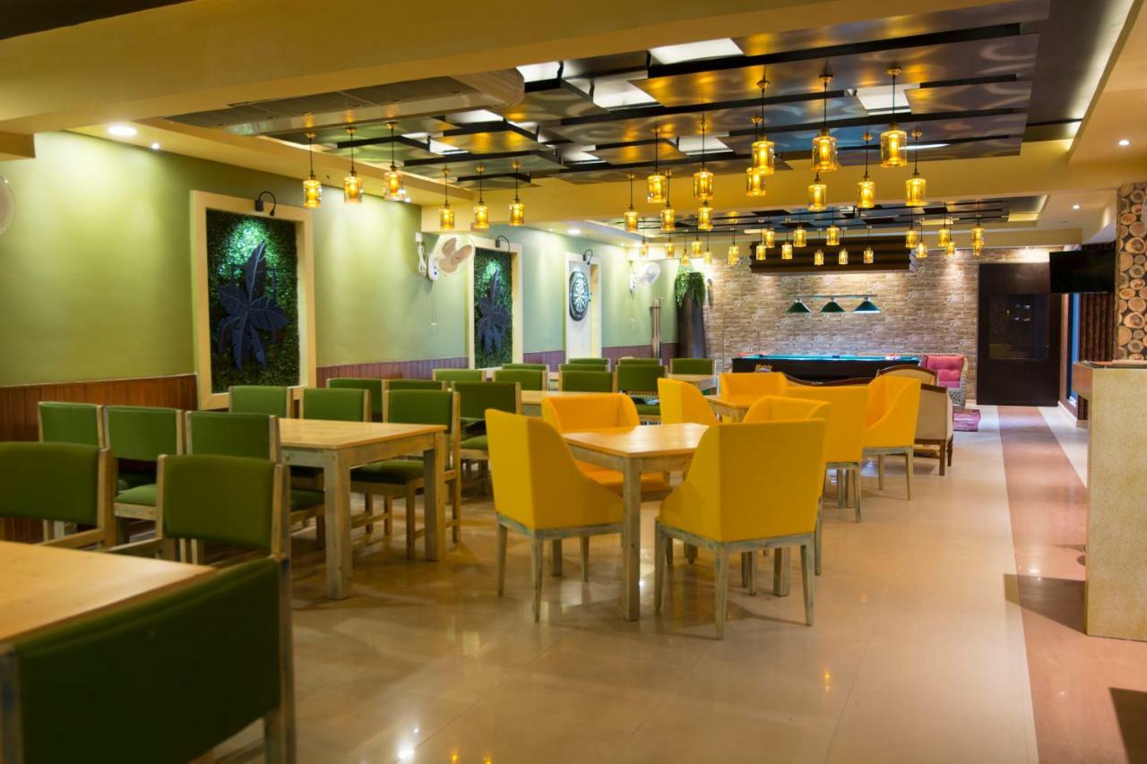 Mount Breeze Hotel Dehiwala-Mount Lavinia Bagian luar foto