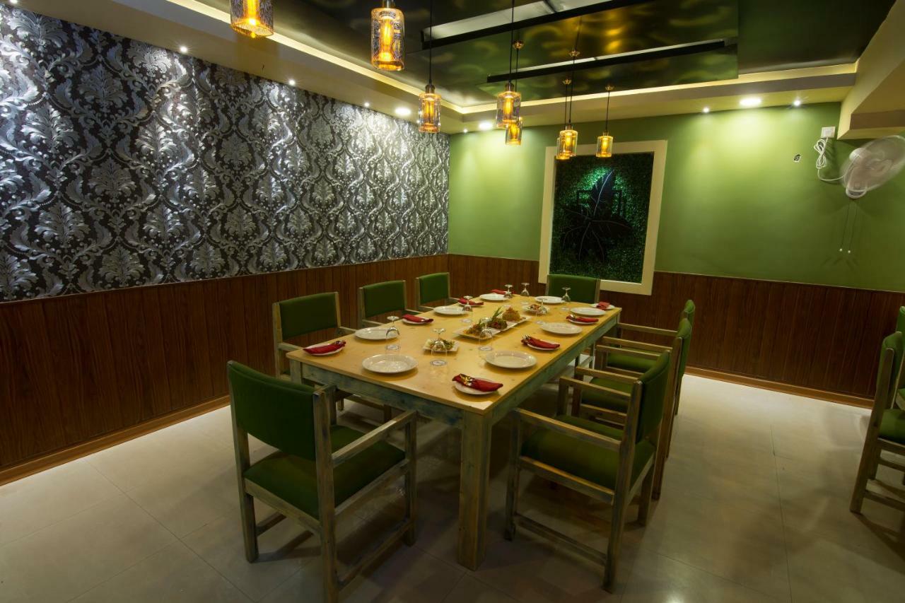 Mount Breeze Hotel Dehiwala-Mount Lavinia Bagian luar foto